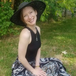 Meet your Posher, Elise